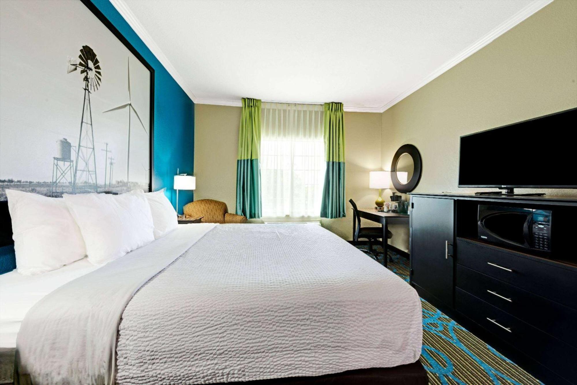 Super 8 By Wyndham San Antonio/Alamodome Area Hotel Eksteriør billede